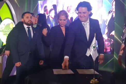 4.Firma Quique y Paty